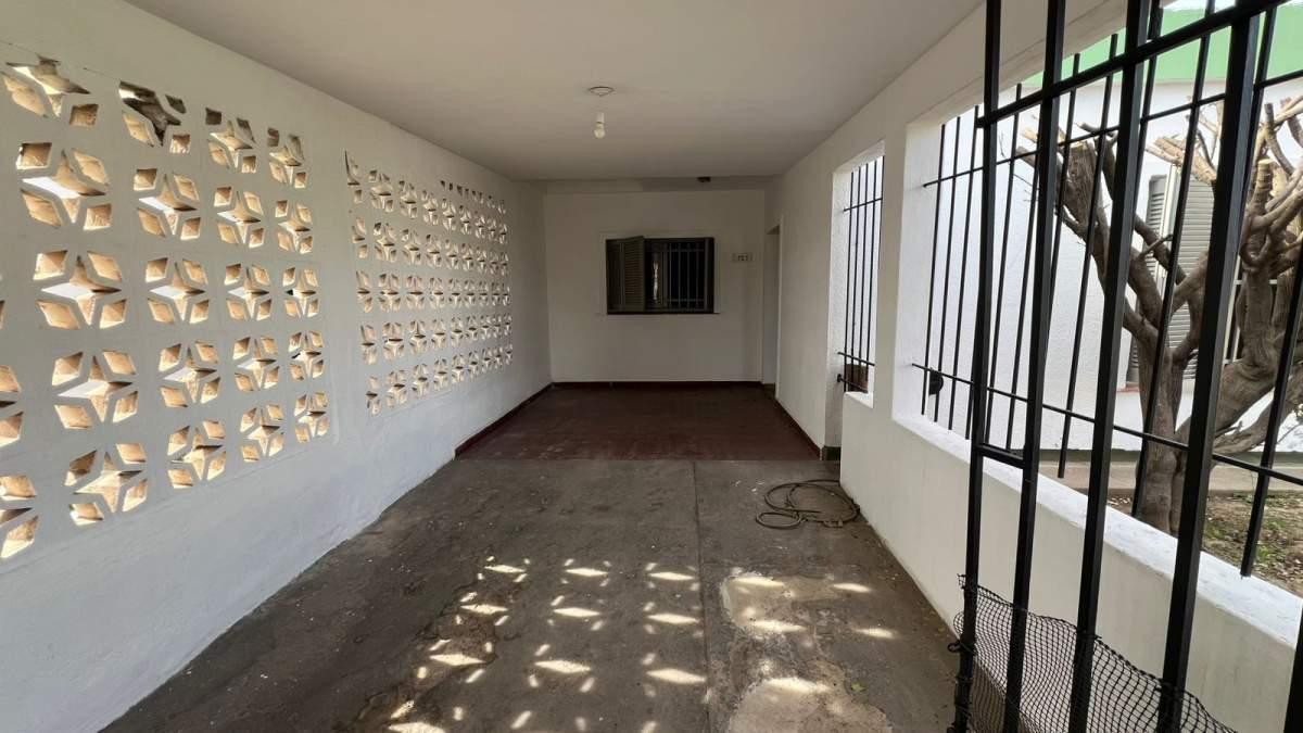 Foto de CASA DE 3 DORMITORIOS Y PATIO EN BARRIO MARQUES DE SOBREMONTE, imagen 5
