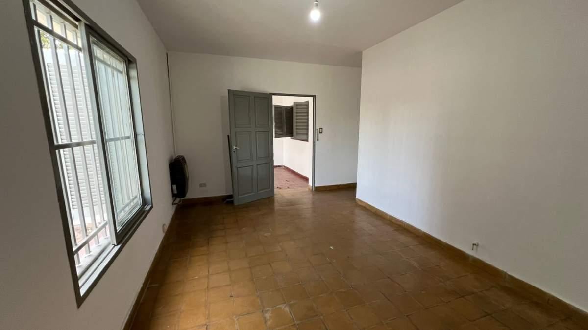 Foto de CASA DE 3 DORMITORIOS Y PATIO EN BARRIO MARQUES DE SOBREMONTE, imagen 1
