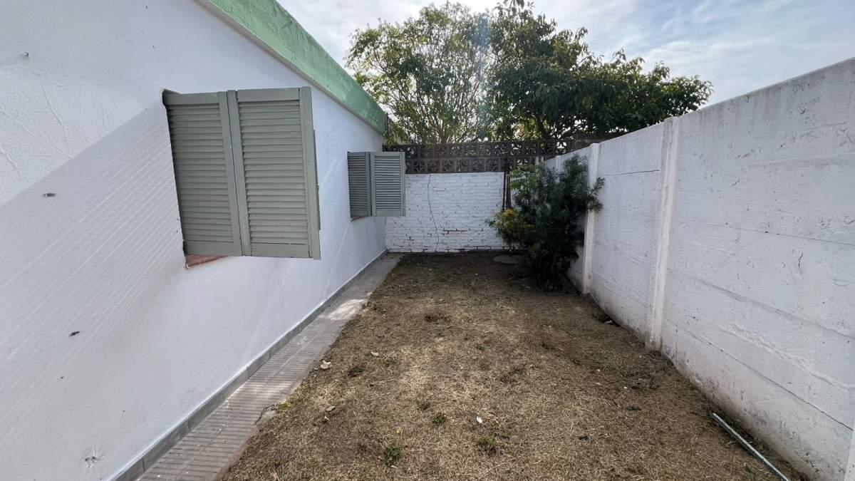 Foto de CASA DE 3 DORMITORIOS Y PATIO EN BARRIO MARQUES DE SOBREMONTE, imagen 3