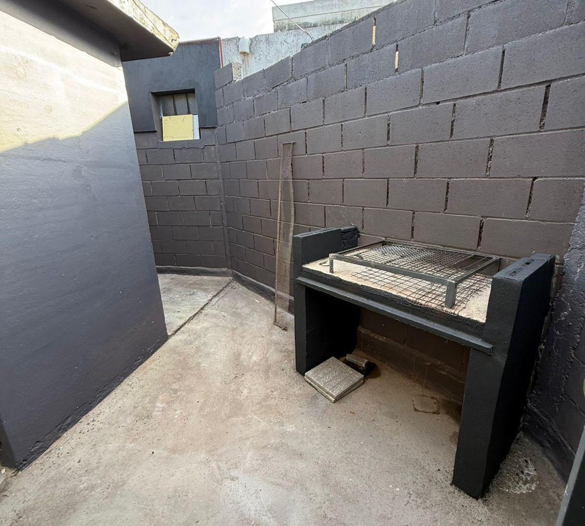 Foto de CASA DE 2 DORMITORIOS EN BARRIO GENERAL BUSTOS, imagen 5