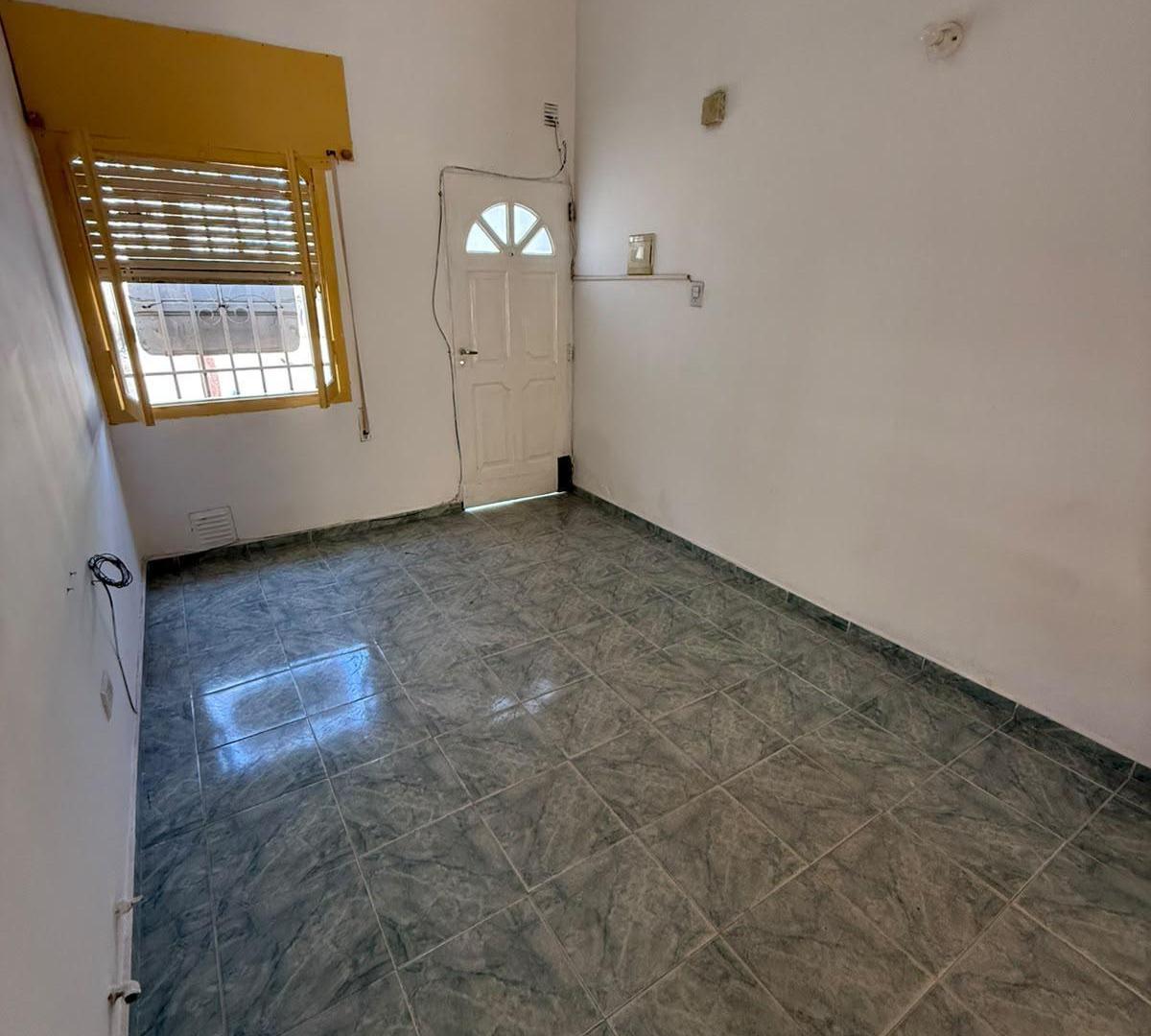 Foto de CASA EN ALQUILER 2 DORMITORIOS BARRIO GENERAL BUSTOS, imagen 3