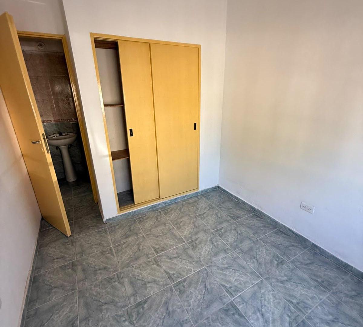 Foto de CASA EN ALQUILER 2 DORMITORIOS BARRIO GENERAL BUSTOS, imagen 4