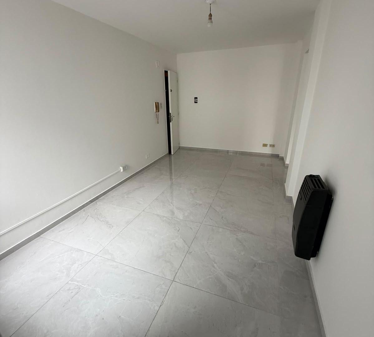 Foto de DEPARTAMENTO DE 1 DORMITORIO EN BARRIO ALBERDI, imagen 3