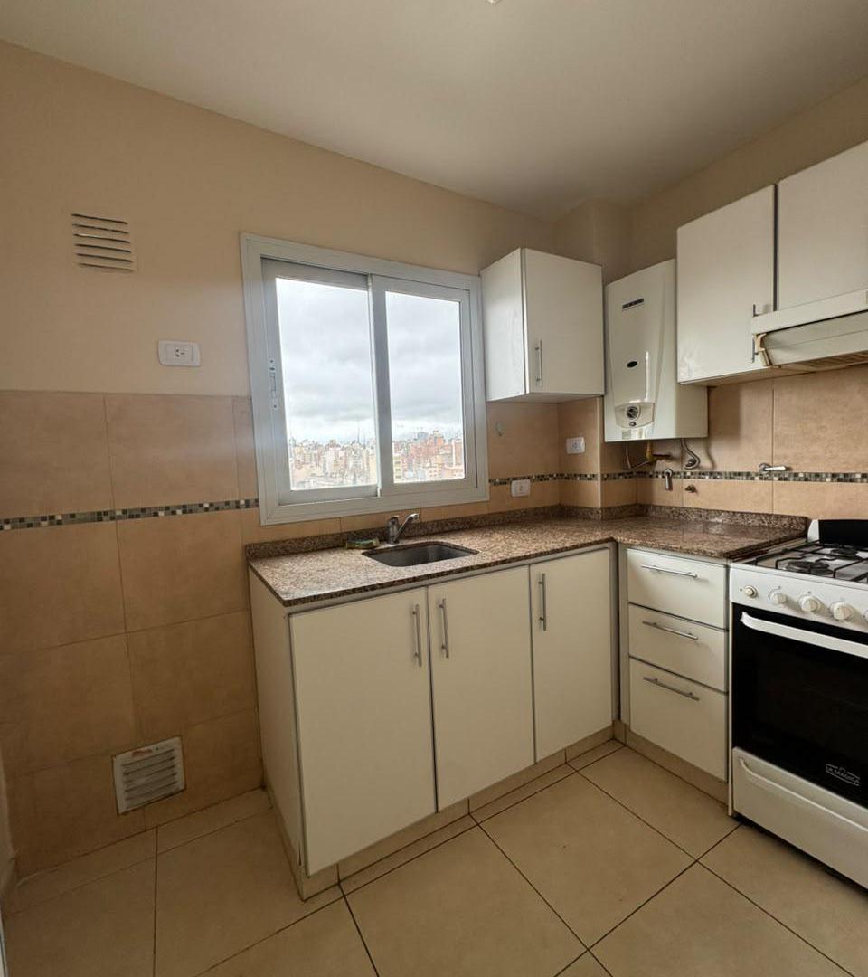 Foto de DEPARTAMENTO EN ALQUILER 1 DORMITORIO-- 2 BALCON- TERRAZA CON ASADOR Y, imagen 2