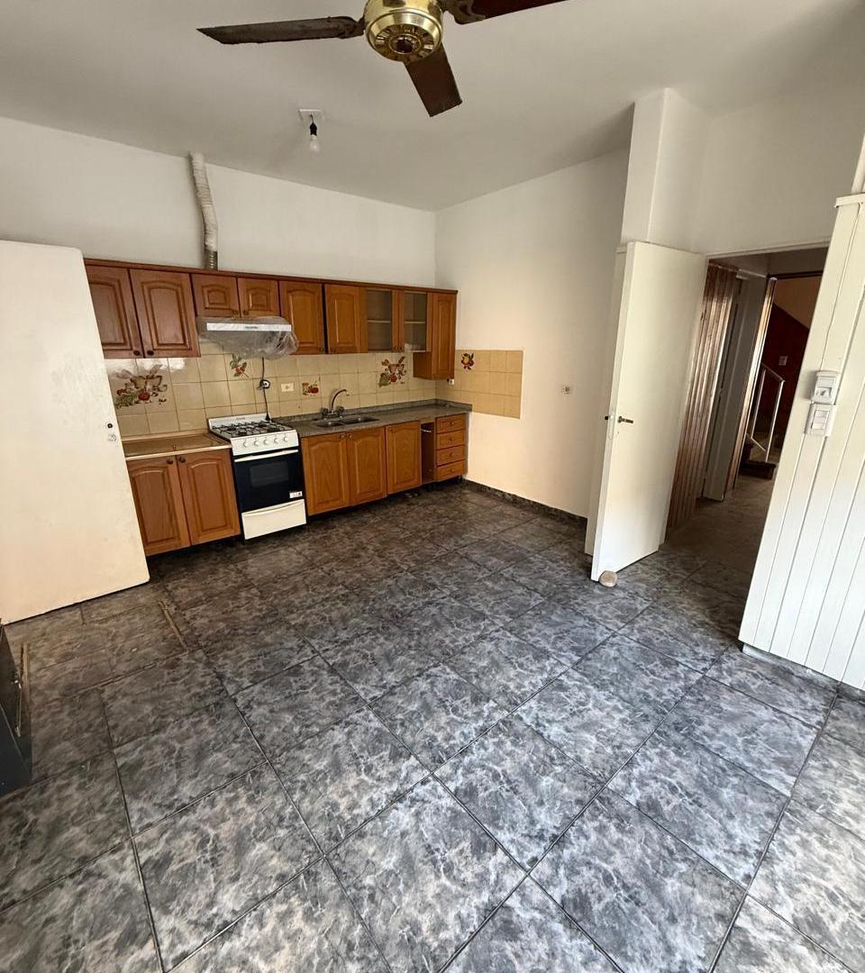 Foto de CASA EN ALQUILER 3 DORMITORIOS CON PATIO Y ASADOR BARRIO PUEYRREDÓN, imagen 1