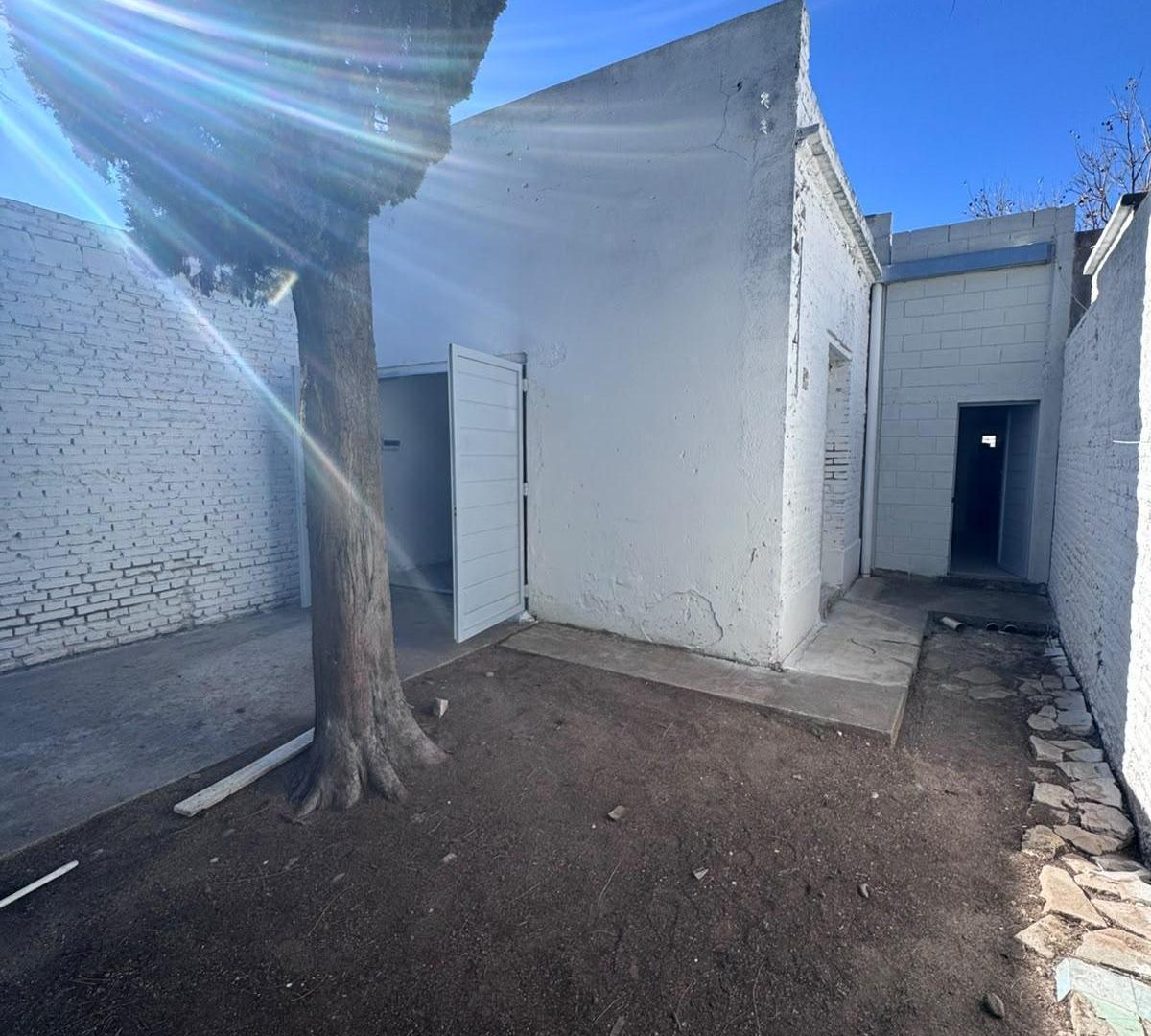 Foto de GALPON DE USO COMERCIAL POR BARRIO ALBERDI, imagen 4