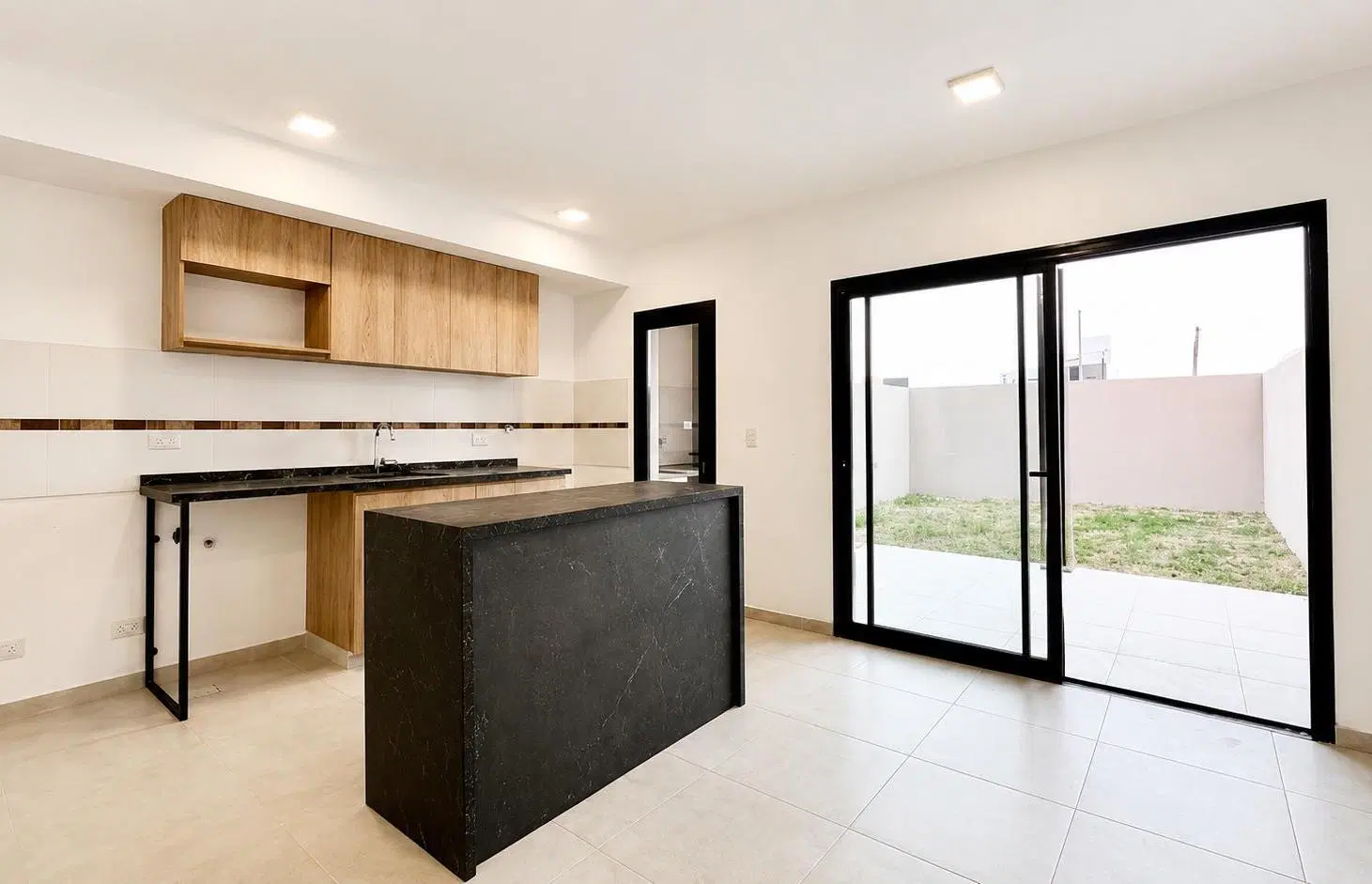 DUPLEX EN ALQUILER EN COLINAS DE MANANTIALES 3 DORMIT 3 BAÑOS PATIO ASADOR 1