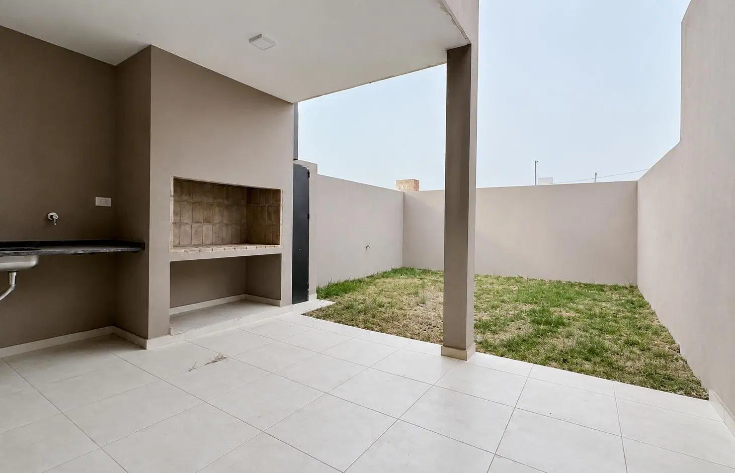 DUPLEX EN ALQUILER EN COLINAS DE MANANTIALES 3 DORMIT 3 BAÑOS PATIO ASADOR 3