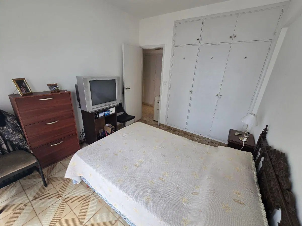 Departamento de 3 ambientes a la calle con balcón corrido y excelente luminosidad 4
