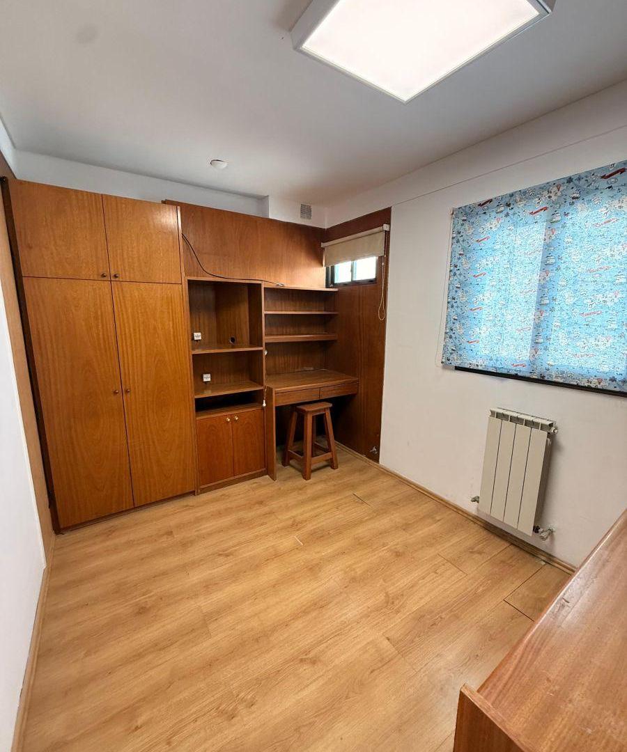 Piso de 5 ambientes con quincho privado, departamento independiente y 3 cocheras