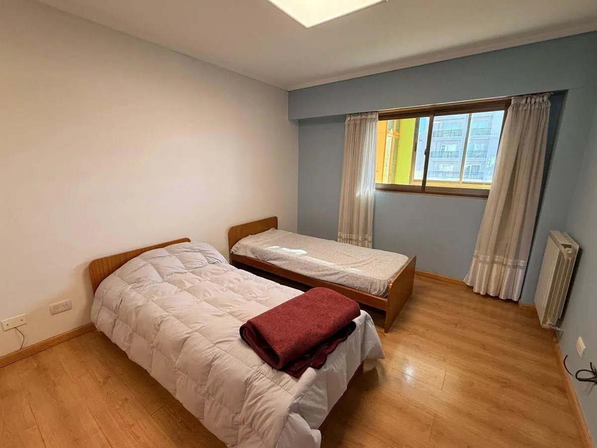 Piso de 5 ambientes con quincho privado, departamento independiente y 3 cocheras 8