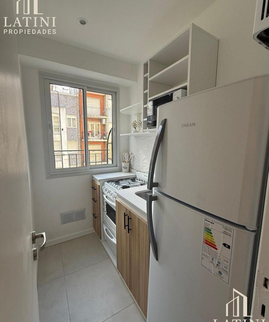 Foto de Venta Departamento 1 Ambiente Reciclado con Balcón en Centro, imagen 4