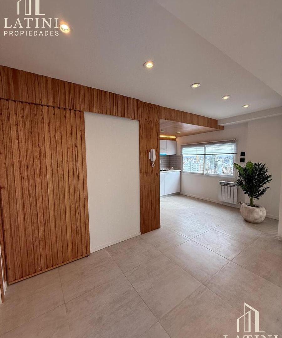Foto de Venta Departamento 3 Ambientes Reciclado En Zona Centro, imagen 1