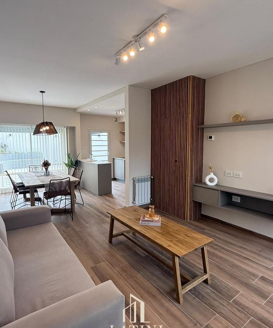 Foto de Venta Duplex 4 Ambientes Reciclado en Parque Luro, imagen 4