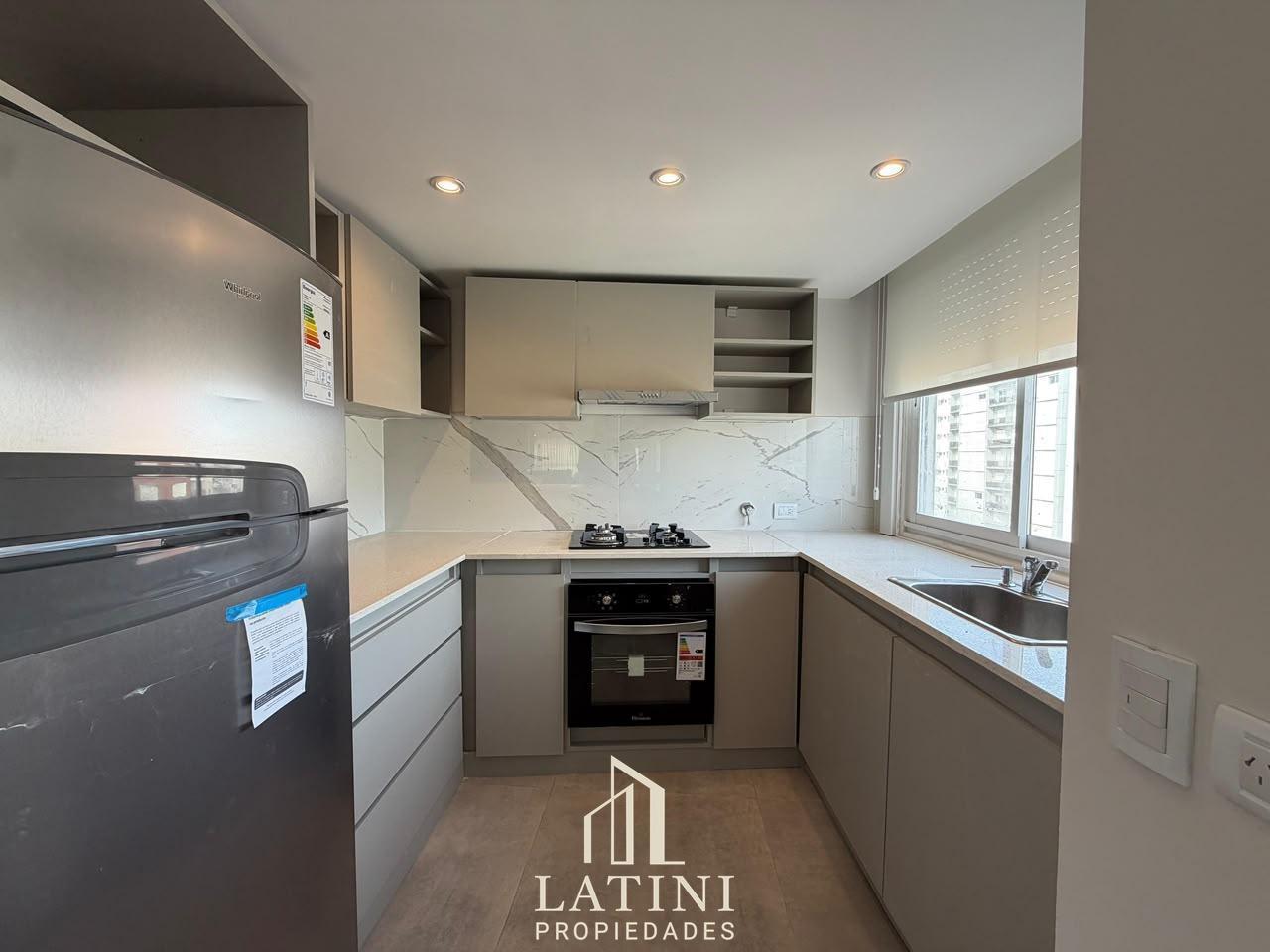 Foto de Venta Departamento 4 Ambientes Reciclado c/cochera en el Centro, imagen 3