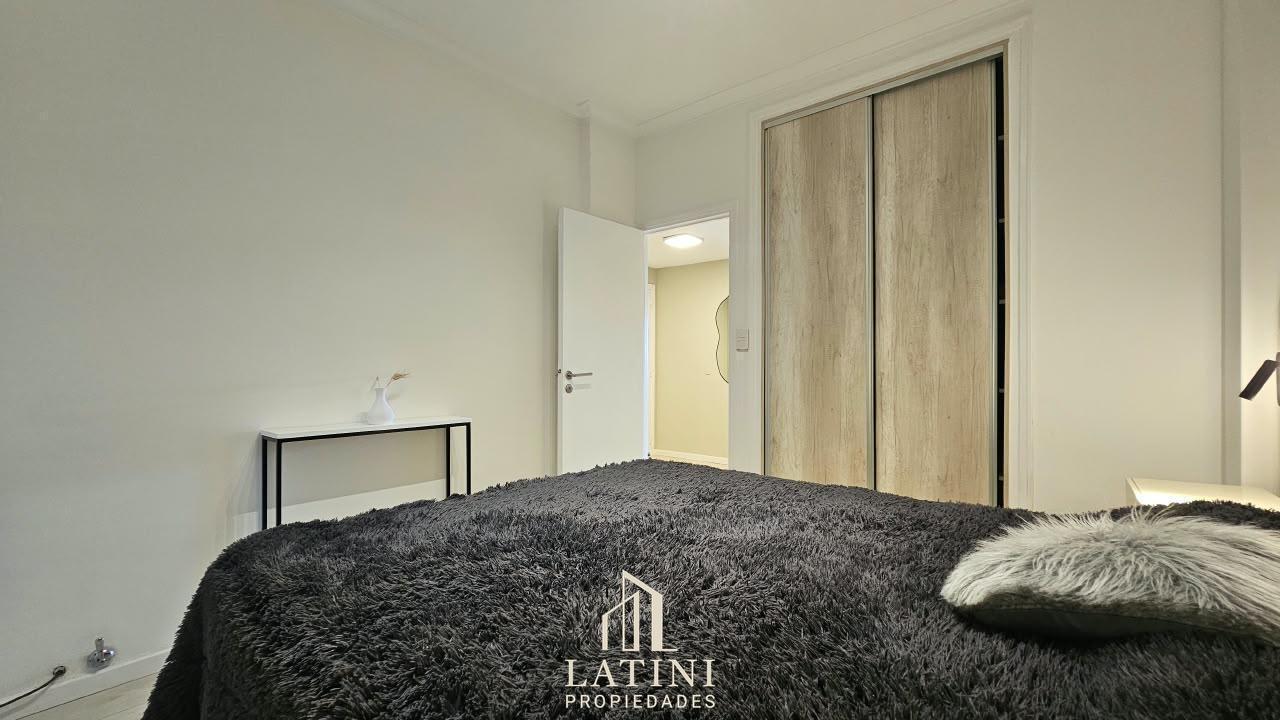 Foto de Venta Departamento 2 Ambientes Reciclado c/ vista a Plaza Colon, imagen 2