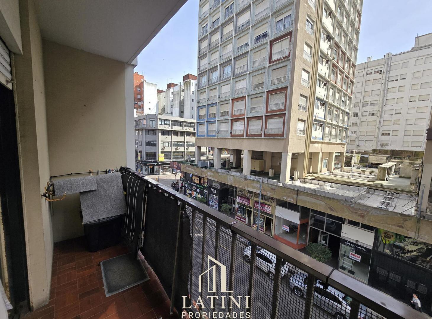 Foto de Venta Departamento Dos Ambientes Con Balcón en Centro, imagen 1