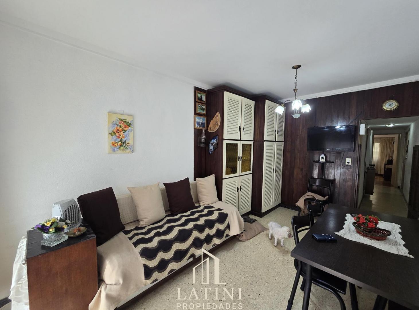 Foto de Venta Departamento Dos Ambientes Con Balcón en Centro, imagen 2