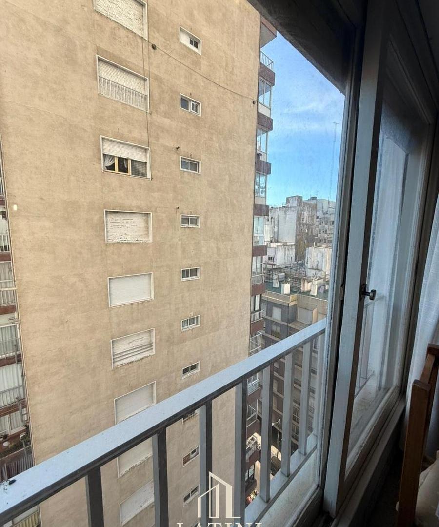 Foto de Venta Departamento 2 Ambientes con Dependencia en Centro, imagen 2