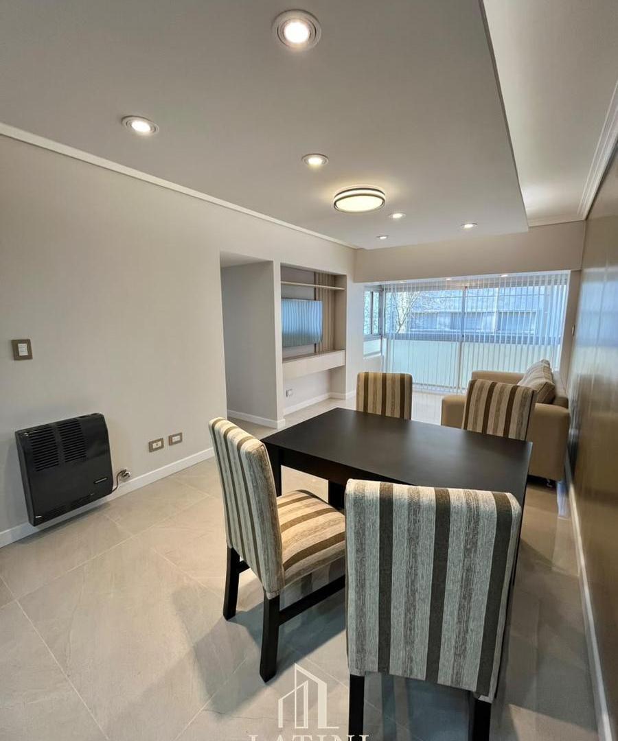 Foto de Venta Departamento 2 Ambientes Reciclado en el Centro, imagen 1
