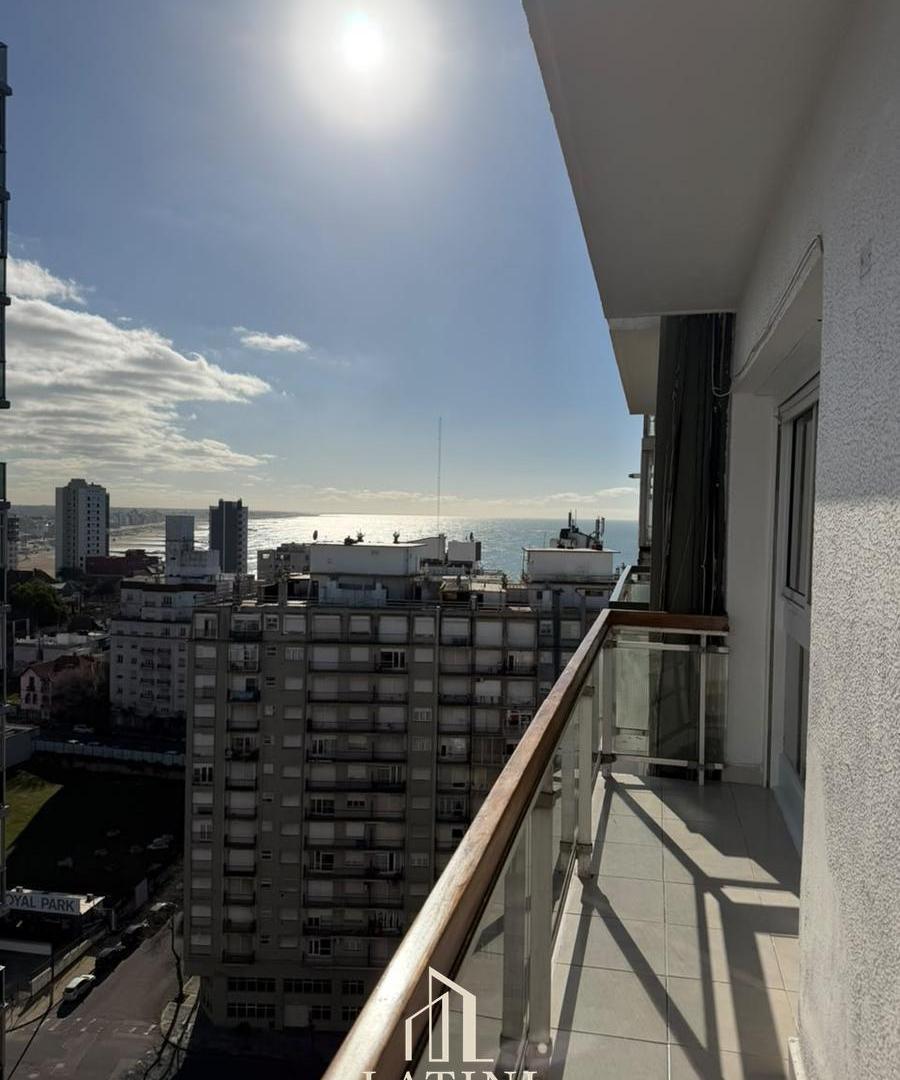 Foto de Venta Departamento 2 Ambientes C/Cochera en el Centro, imagen 5