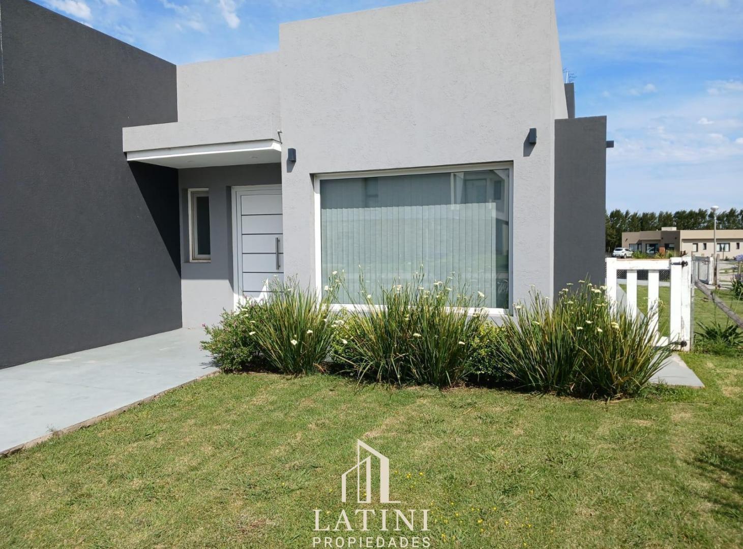Foto de Venta Casa 4 Ambientes En Barrio Privado Tierras del Mar, imagen 1