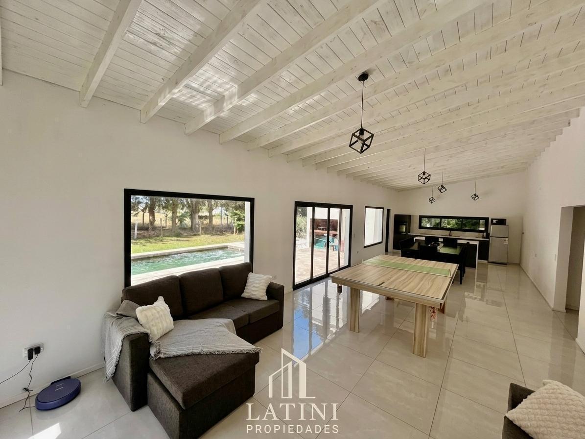 Foto de Venta Casa Tres Ambientes Con Pileta en Barracas de San Benito, imagen 1