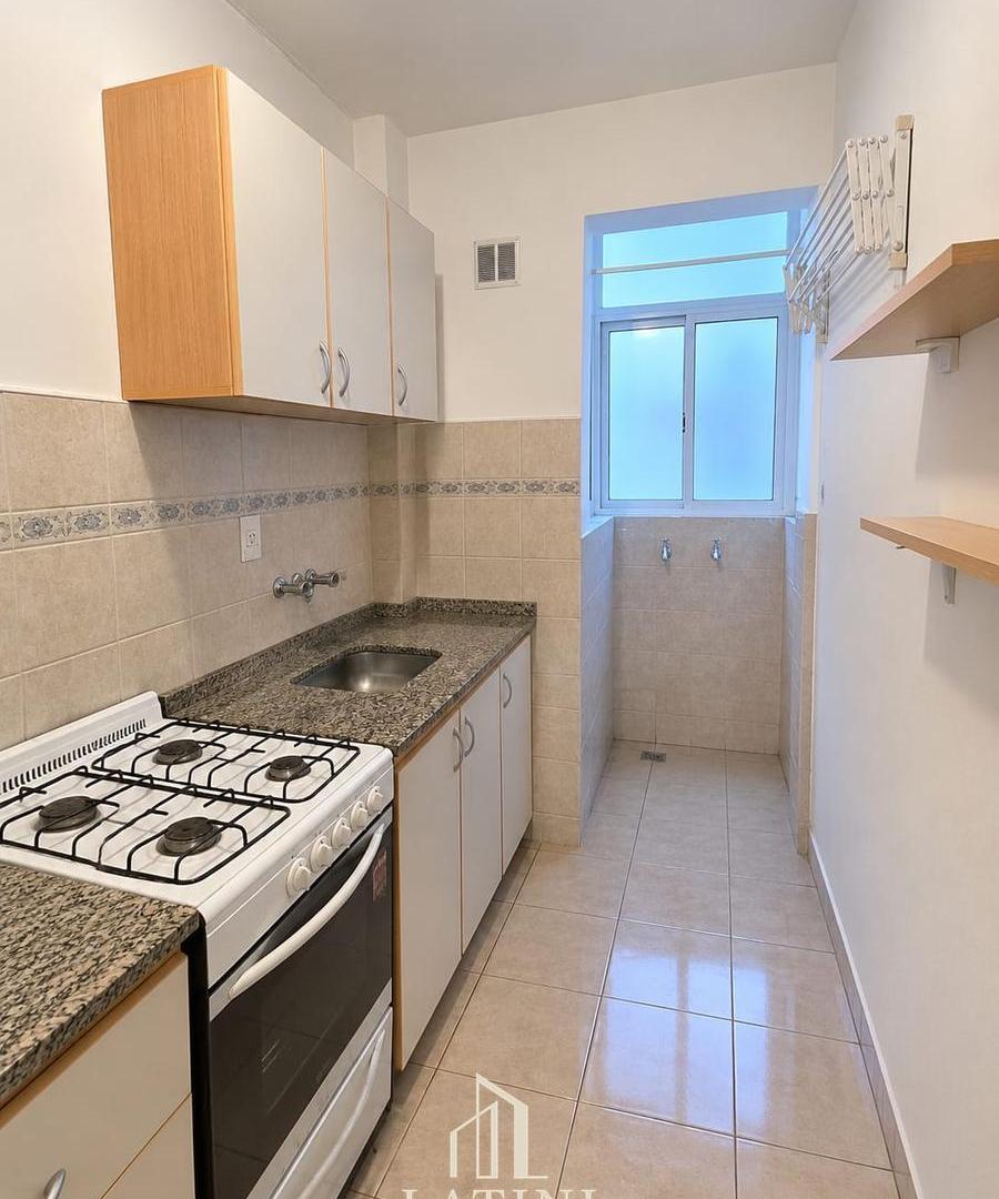 Foto de Venta Departamento 1 Ambiente En Centro Contrafrente, imagen 3