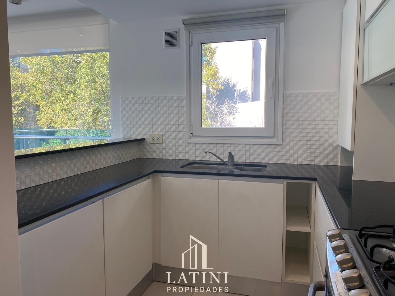 Foto de Venta Departamento Semi Piso con Cochera, imagen 3