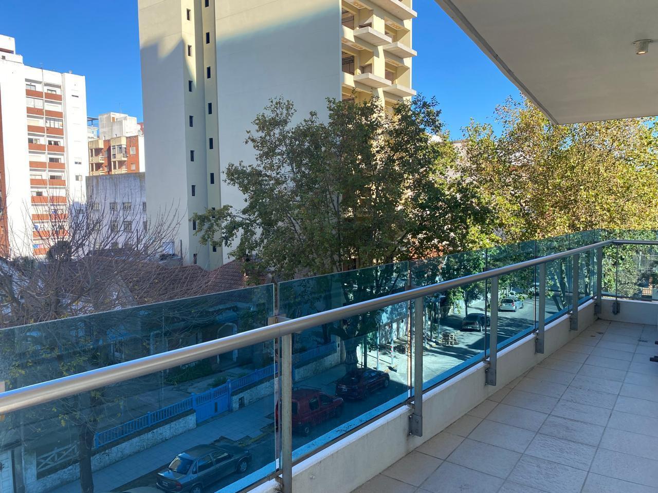 Foto de Venta Departamento Semi Piso con Cochera, imagen 2