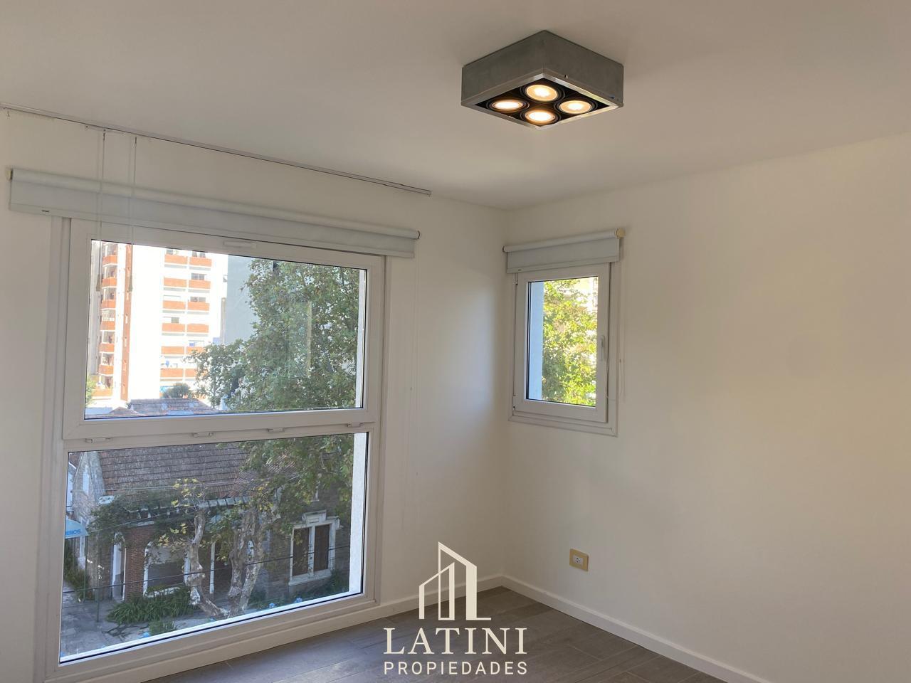 Foto de Venta Departamento Semi Piso con Cochera, imagen 5