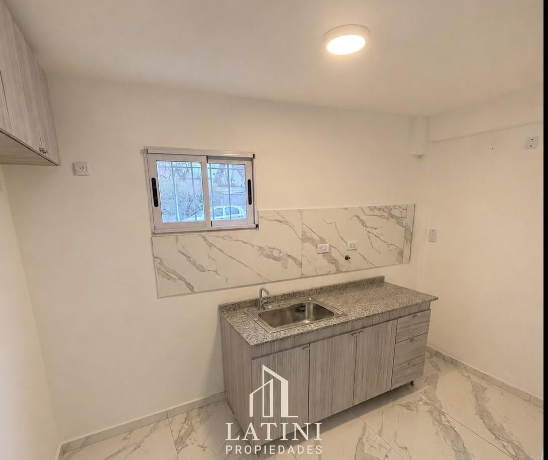 Foto de Venta Duplex 3 Ambientes Barrio Chauvin, imagen 1