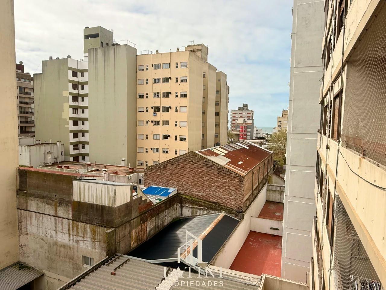 Foto de Venta Semipiso 2 Ambientes, Balcón y Baulera, La Perla, imagen 4