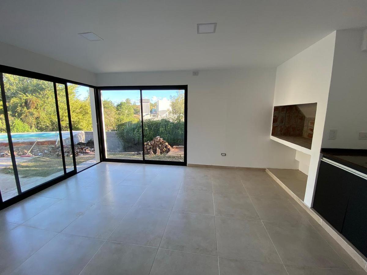 Foto de Venta de casa a un paso del lago en Villa Carlos Paz, imagen 1