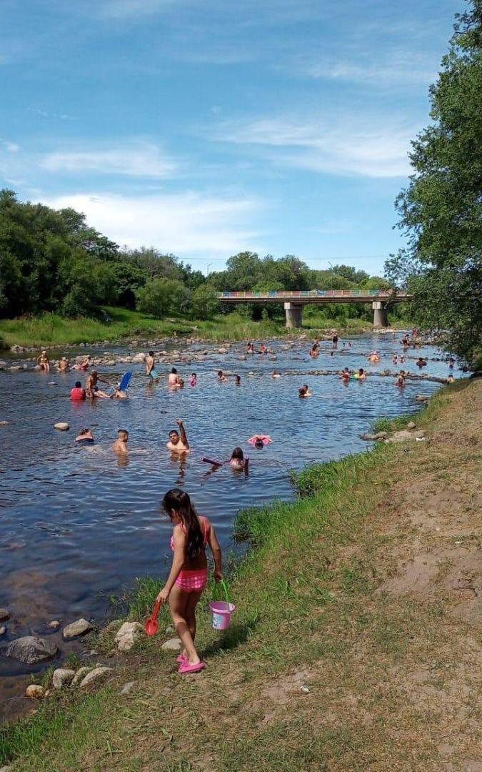 ALQUILER DE PLAYA MAS ASADORES EN LA COSTA DEL RIO