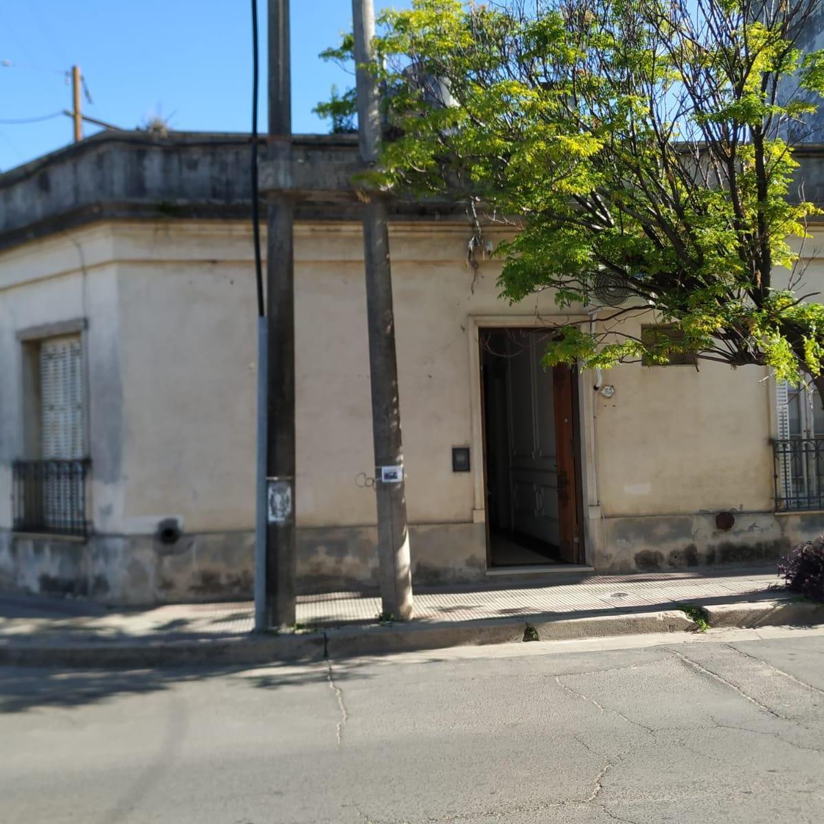 Venta Importante Casa en Esquina Gualeguaychú 3