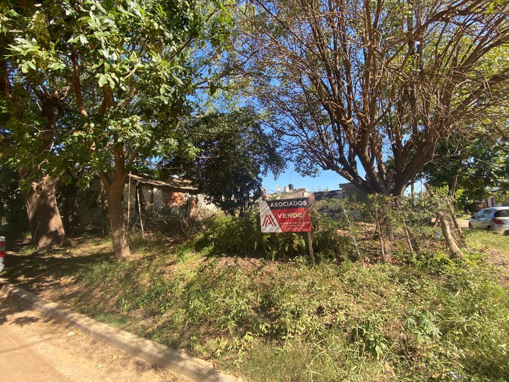 Terreno en Esquina de San Juan y Gutenberg 4