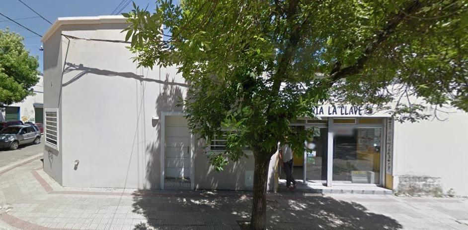 Venta Casa en Esquina Centro de La Ciudad de Gualeguaychú 1