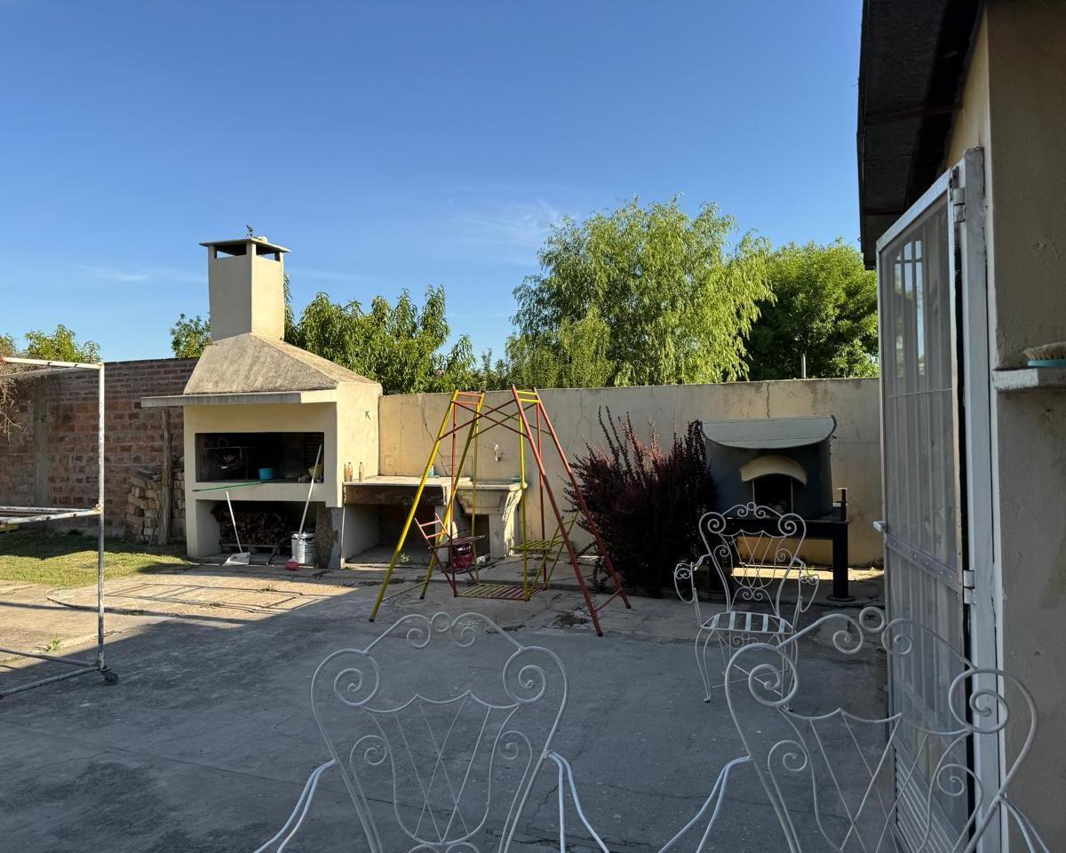 Venta de Casa en Calle Cura Gordillo, Gualeguaychú - 4 Dorm. 2