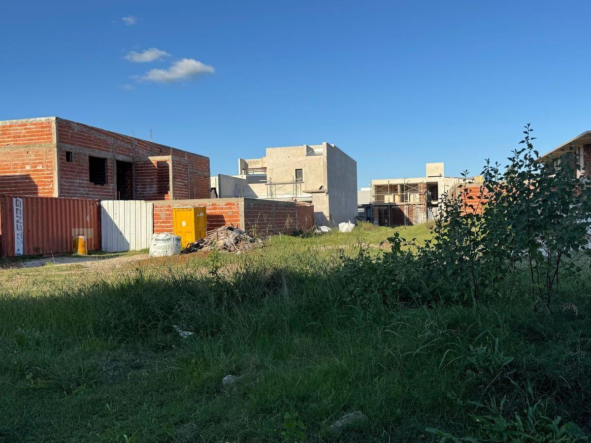 Venta Terreno de 317 m² con Todos Los Servicios en Gualeguaychú 1