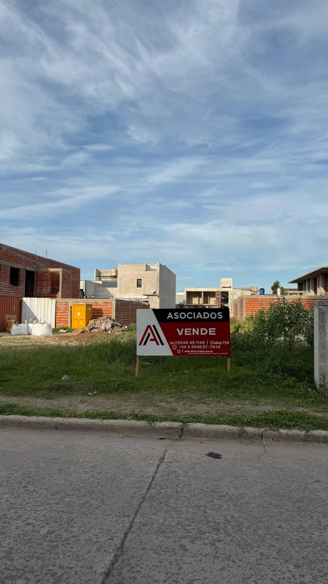 Venta Terreno de 317 m² con Todos Los Servicios en Gualeguaychú 2