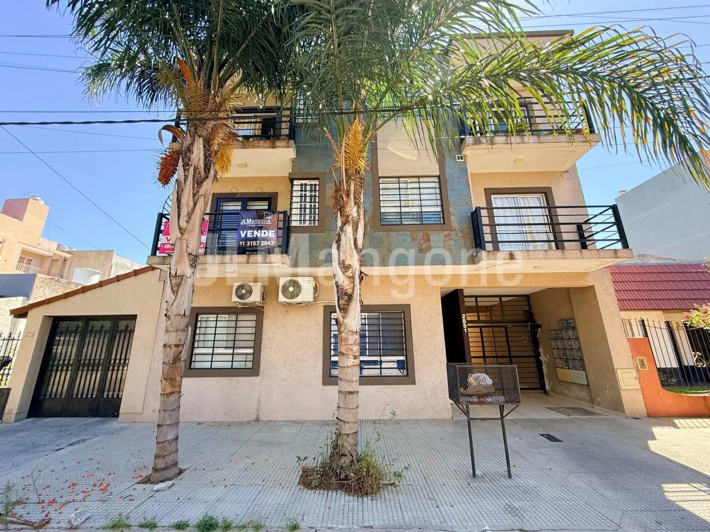 Departamento 2 ambientes con cochera y balcon 5