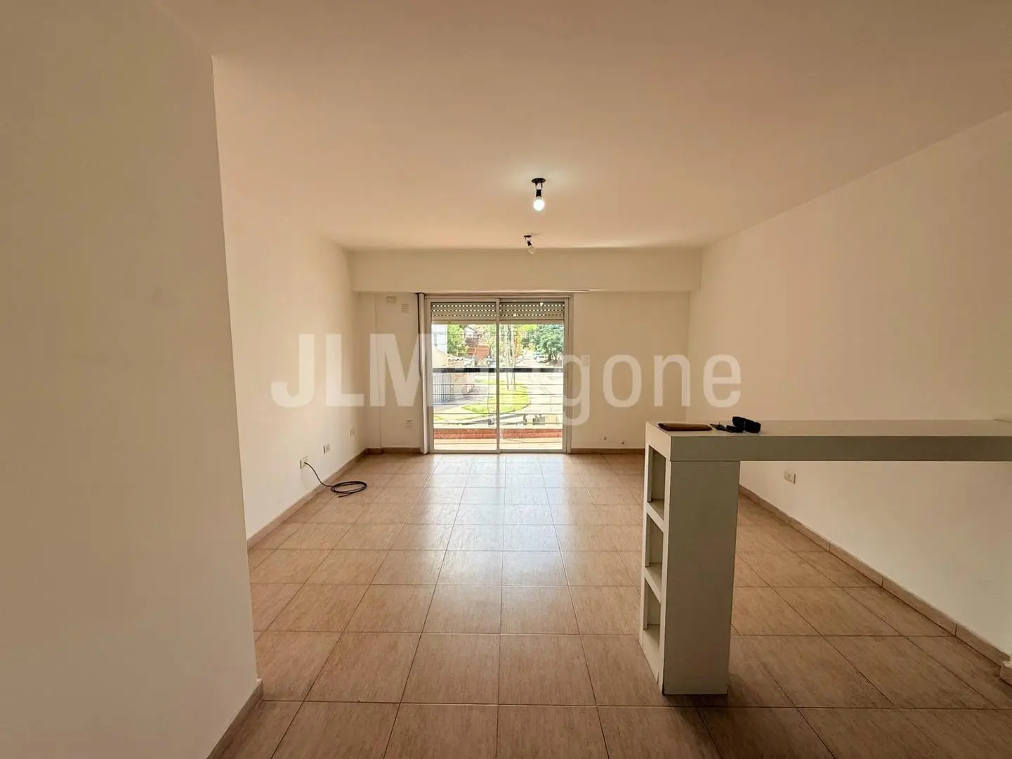 Departamento 2 ambientes con cochera y balcon 5