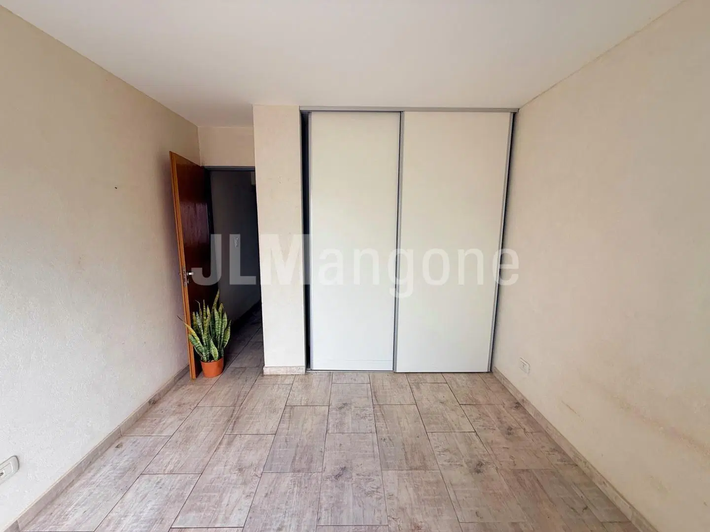Departamenlto 2 ambientes con balcon 3