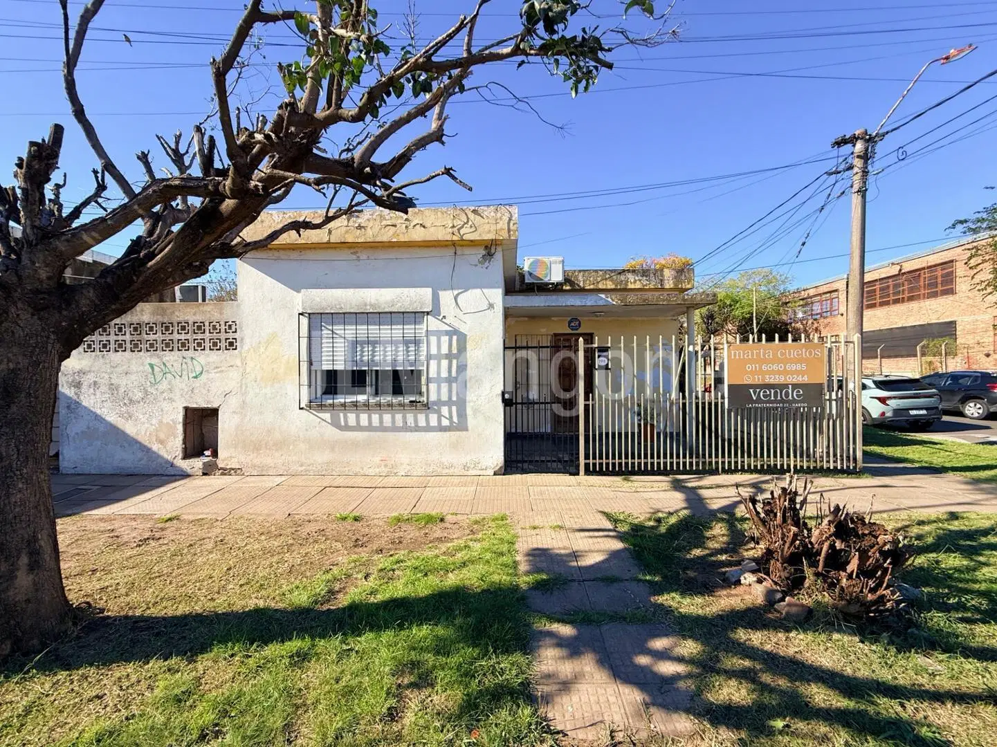 Casa 3 ambientes con cocheras y parque 4