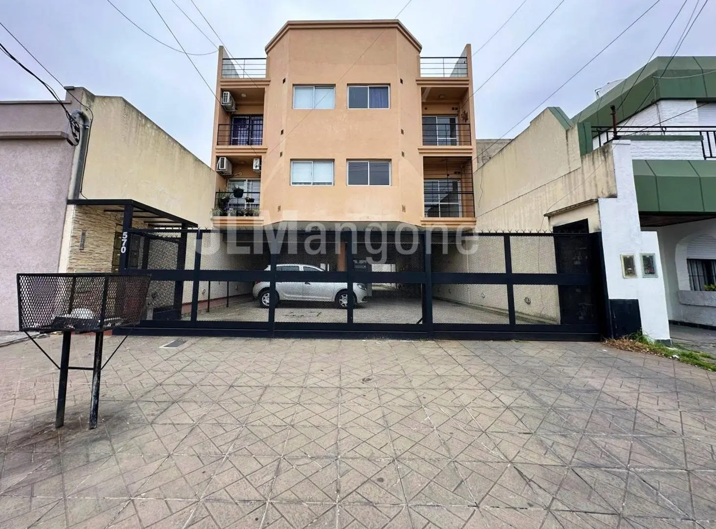 Departamento 2 amb con cochera, balcon y terraza 2
