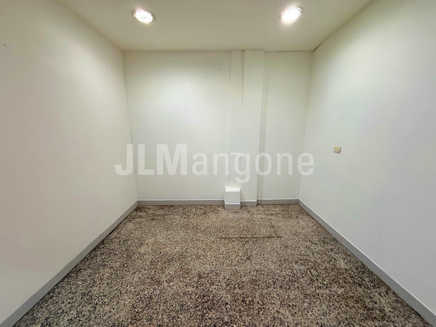 Foto de Local 50 m2 sobre Cerviño, imagen 4
