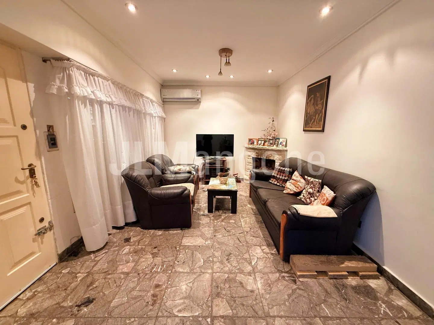 Casa 4 ambientes con cocheras, patio y terraza con quincho 4