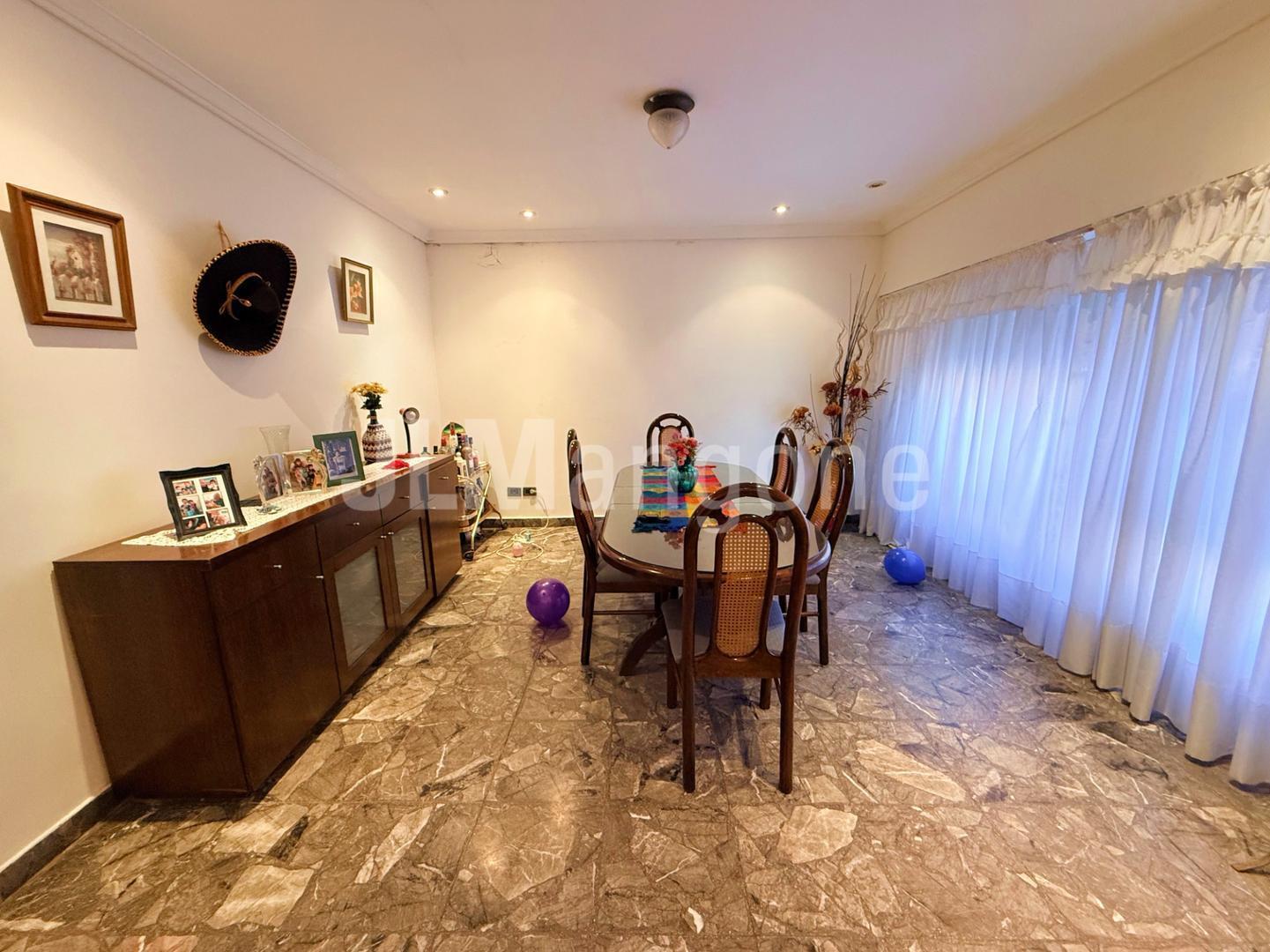 Foto de Casa 4 ambientes con cocheras, patio y terraza con quincho, imagen 5