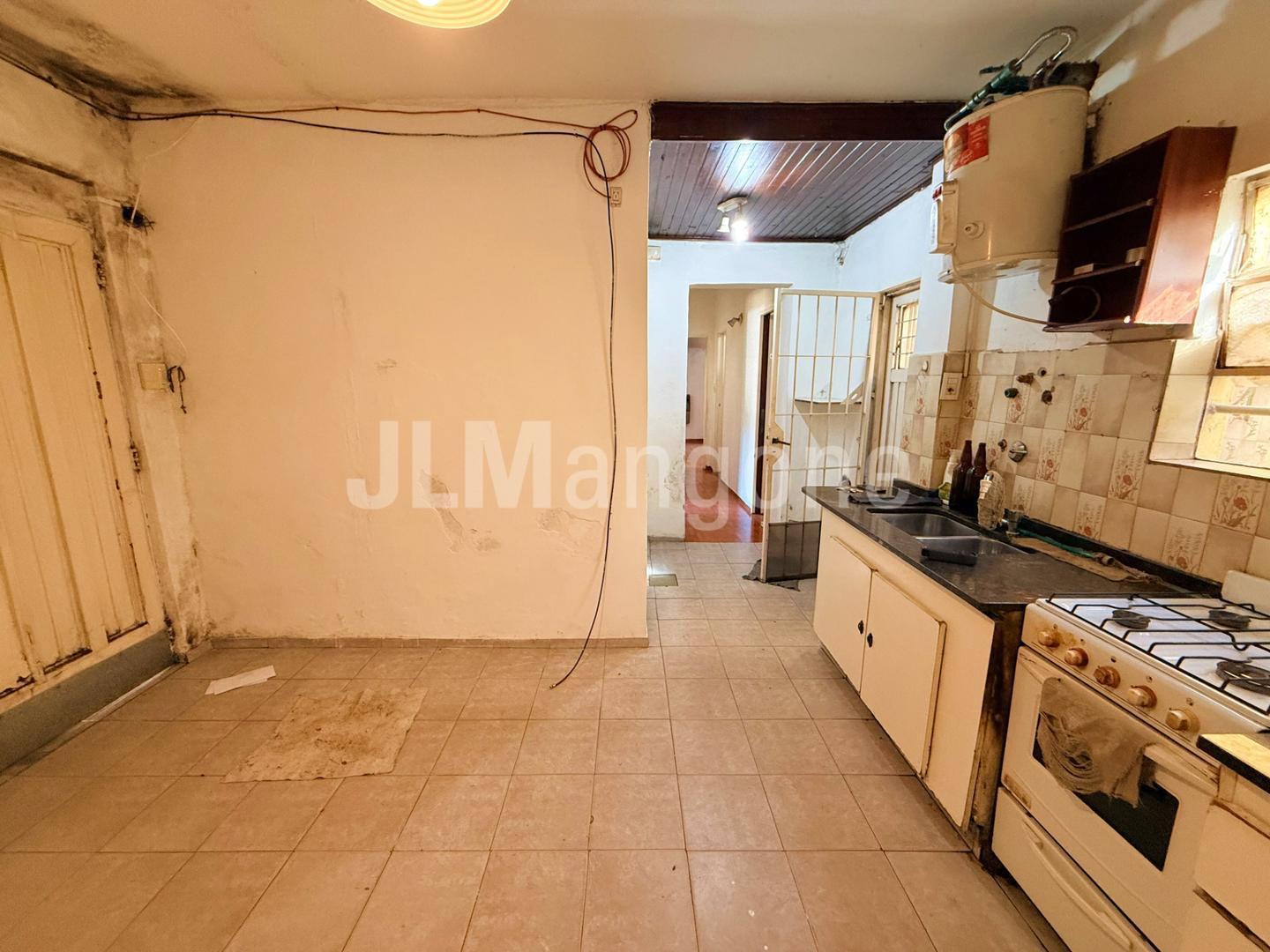 Foto de Casa 4 amb con cochera, patio y terraza (a refaccionar), imagen 4